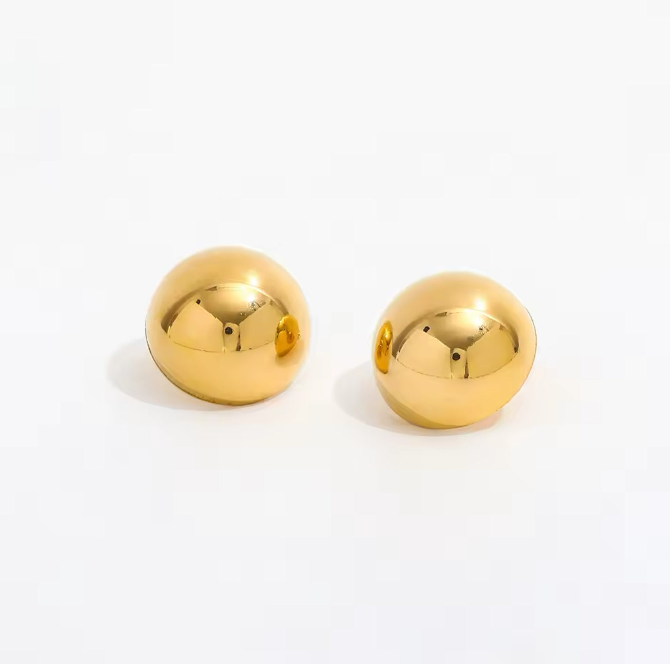 Julieta earrings studs
