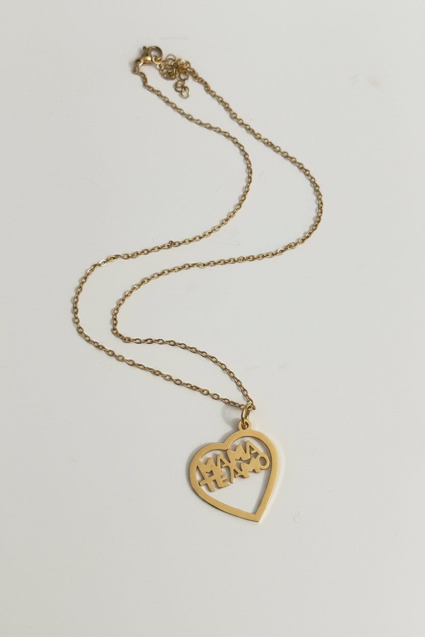 Mamá te amo necklace