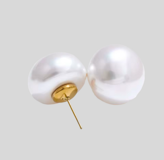 Giant pearl Earrings studs