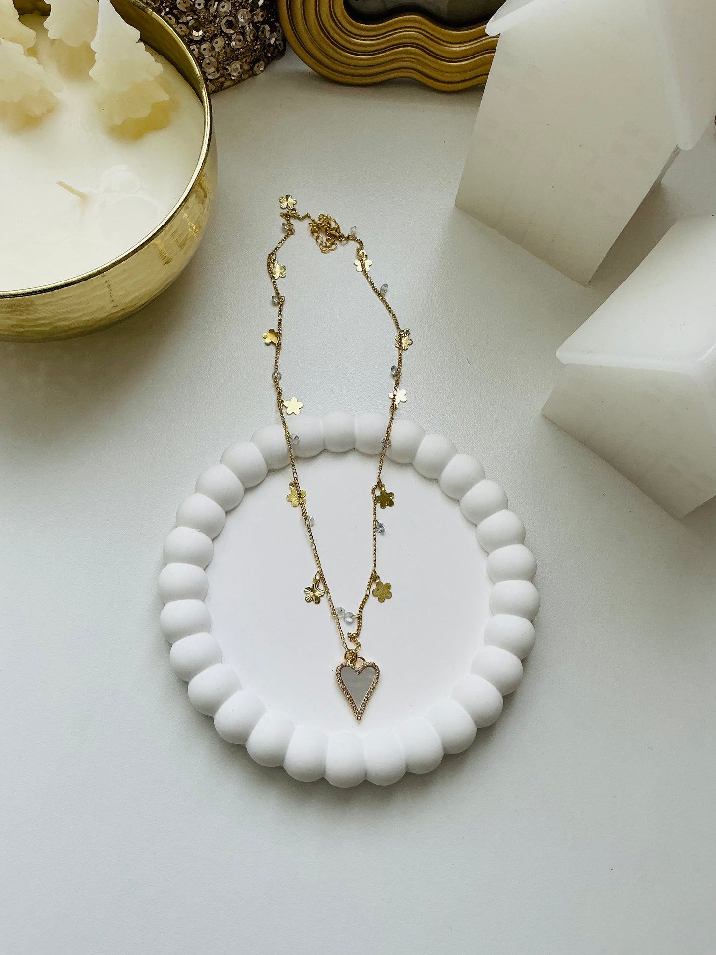 Hearts and flowers necklace