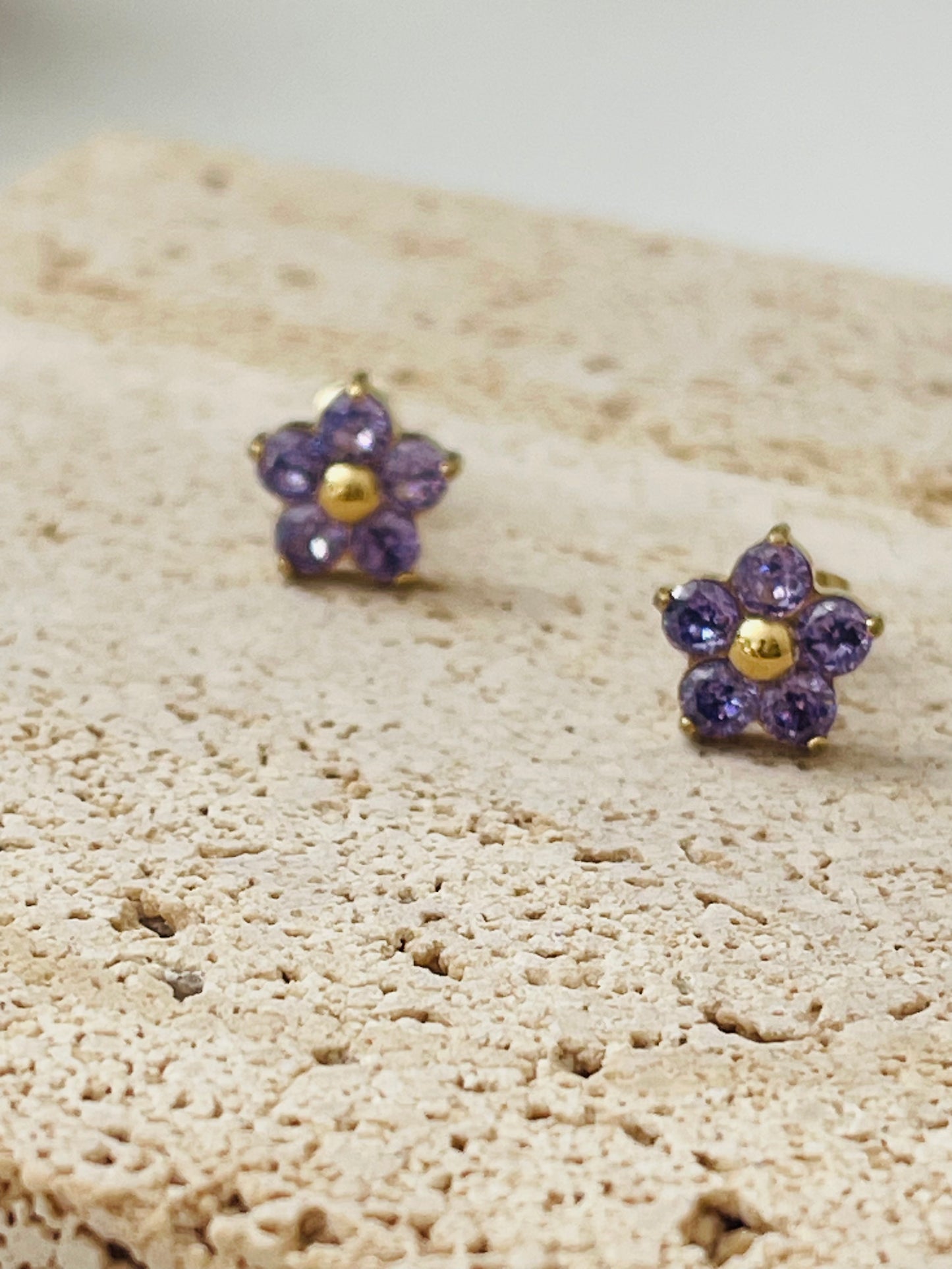 Flower zircon studs