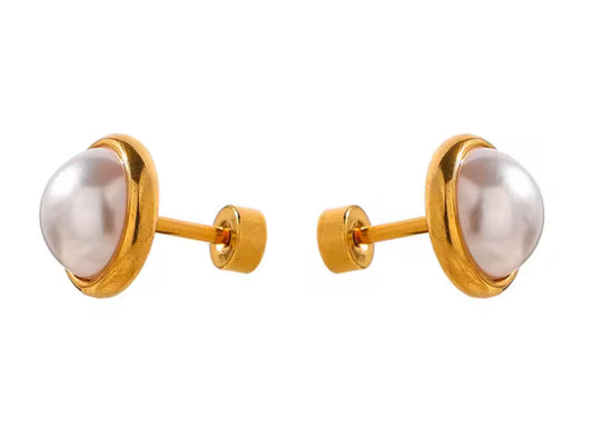 Pearl studs