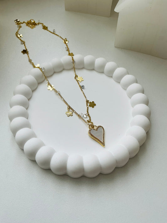 Hearts and flowers necklace