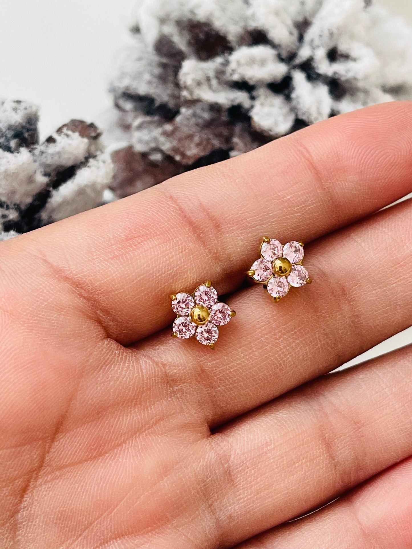 Flower zircon studs