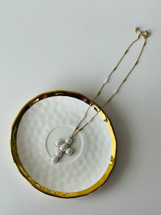 Cruz Necklace