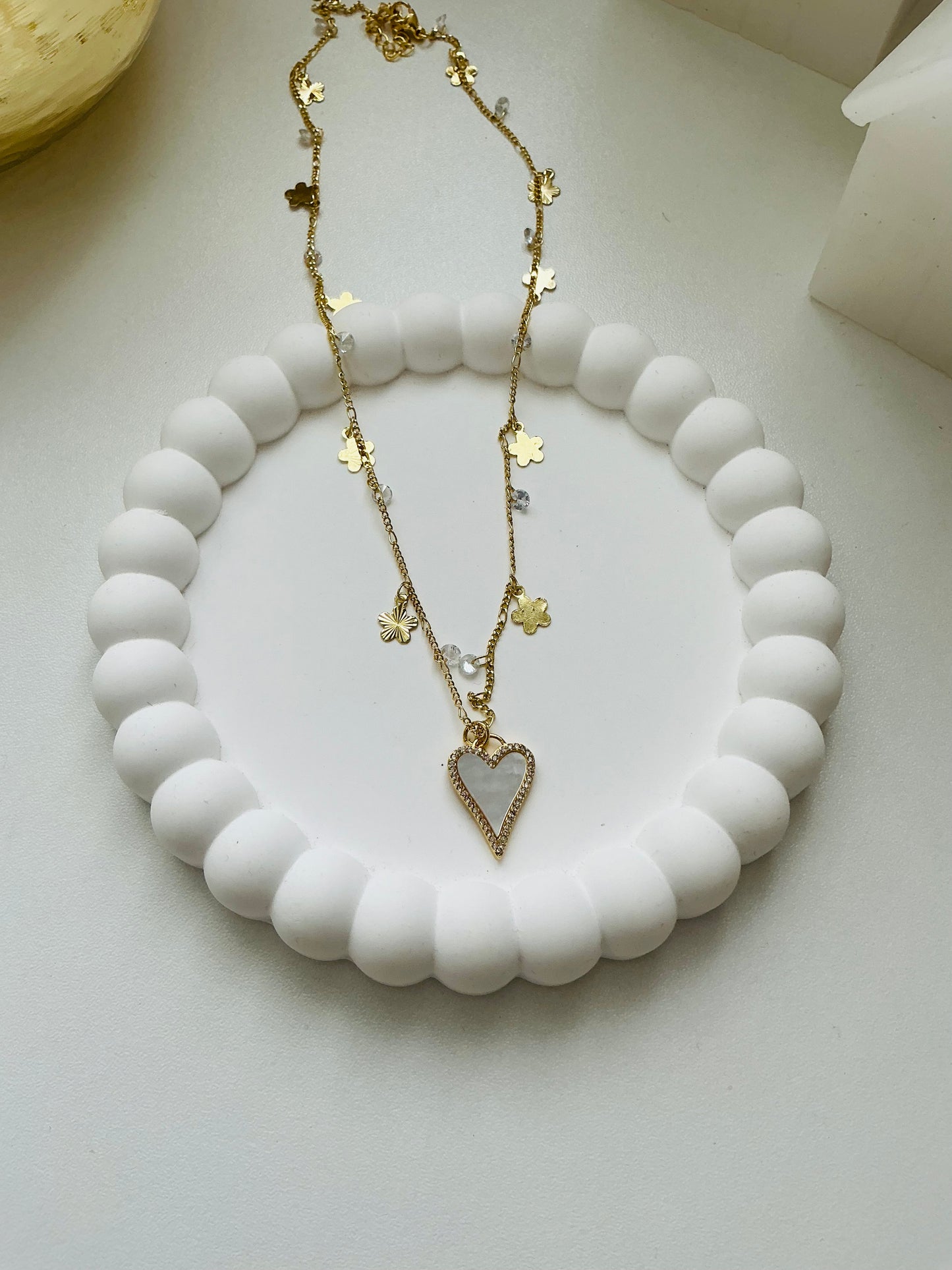 Hearts and flowers necklace