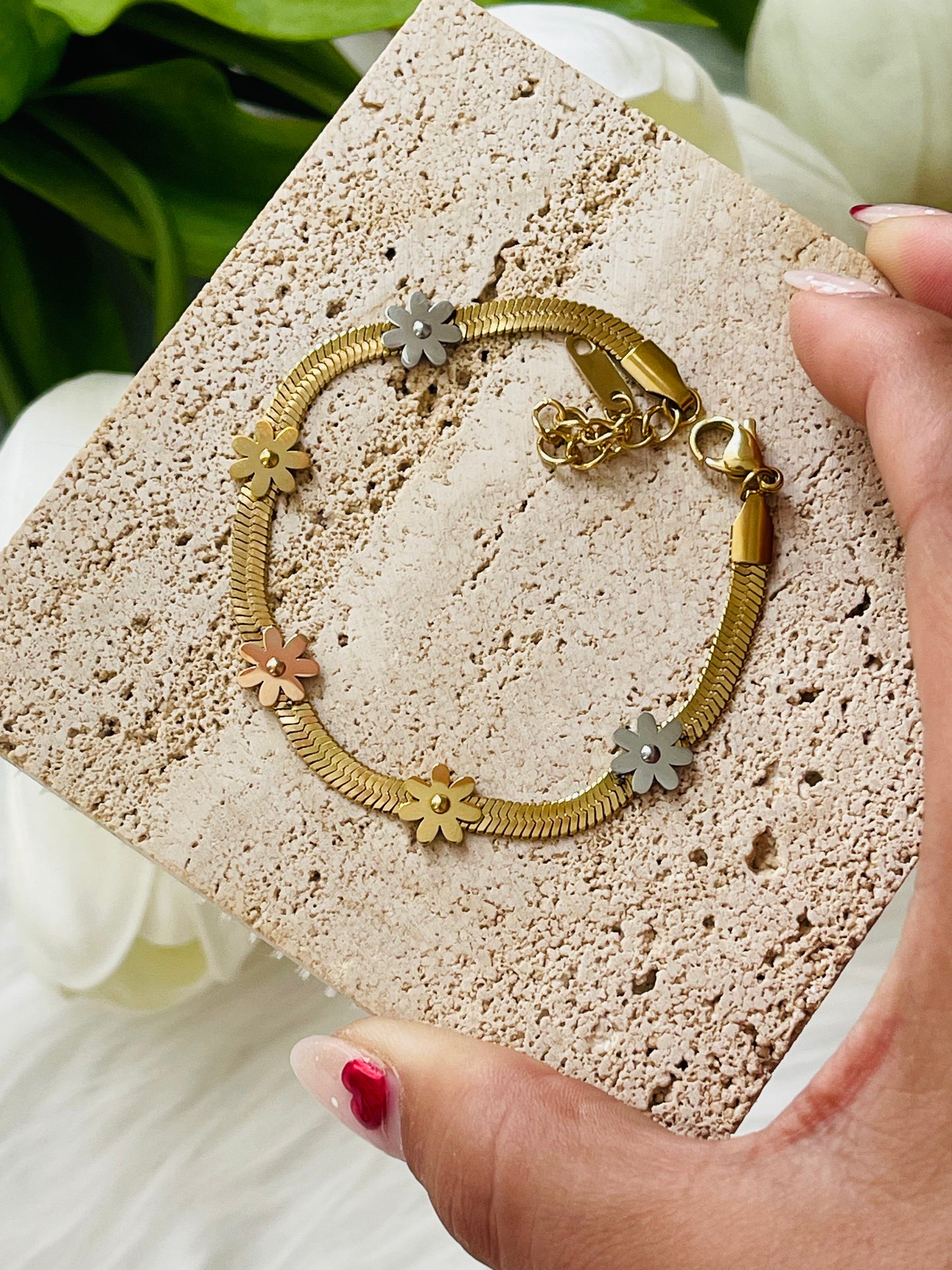Flower bracelet