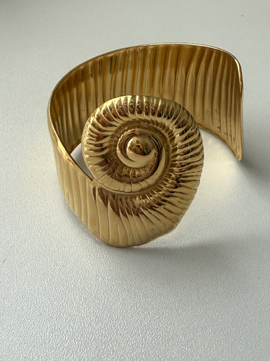 Caracol cuff bangle