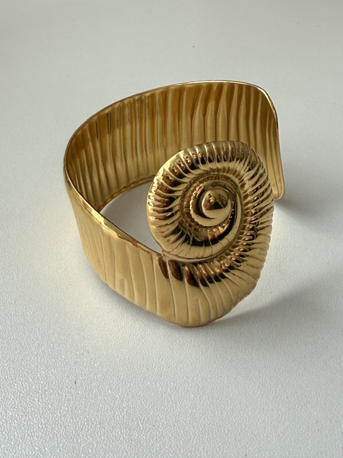 Caracol cuff bangle