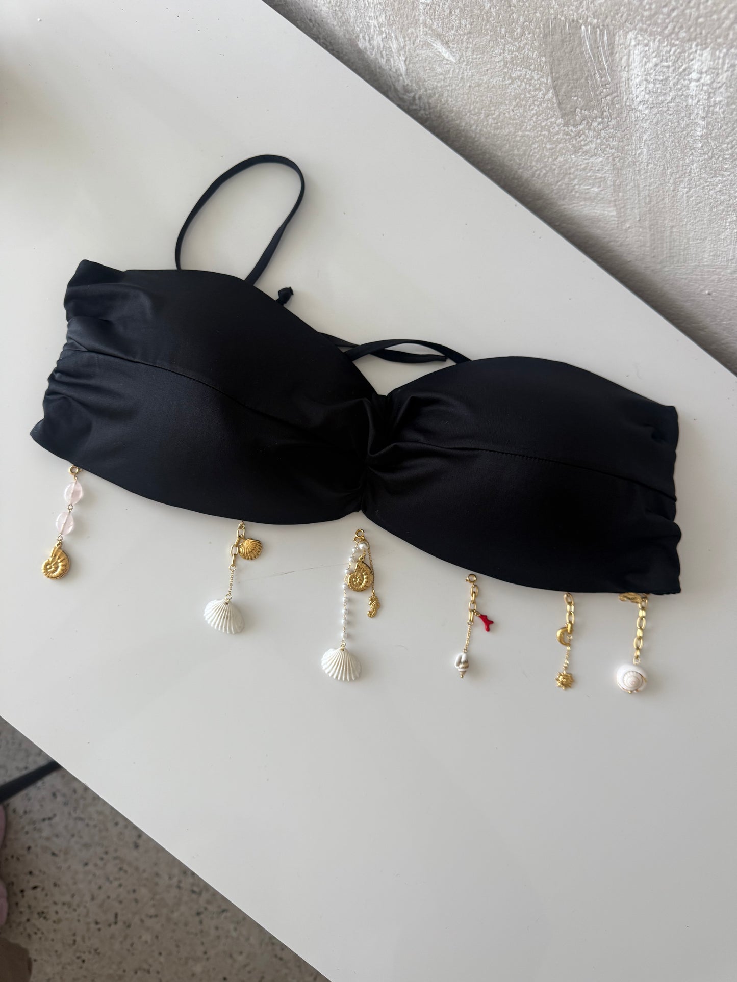 Bikini charm’s