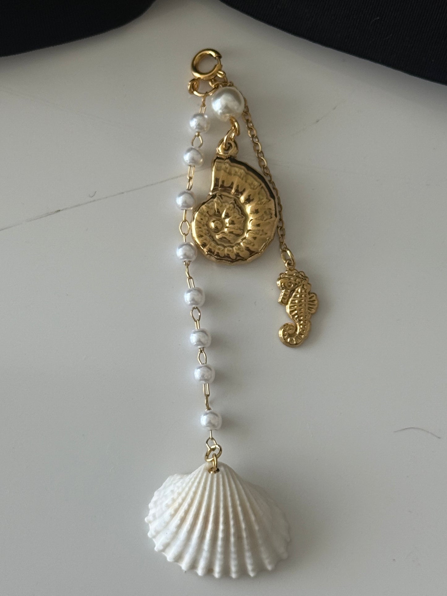 Bikini charm’s