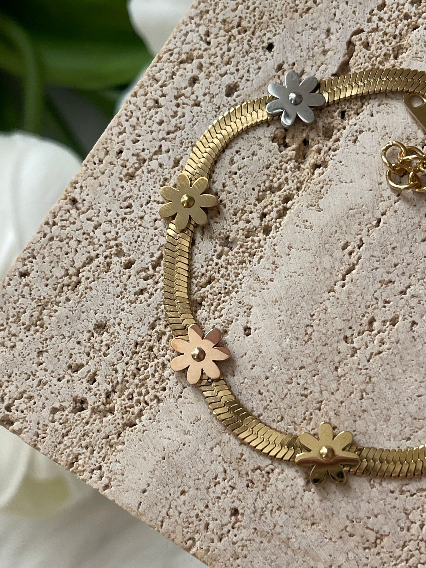 Flower bracelet