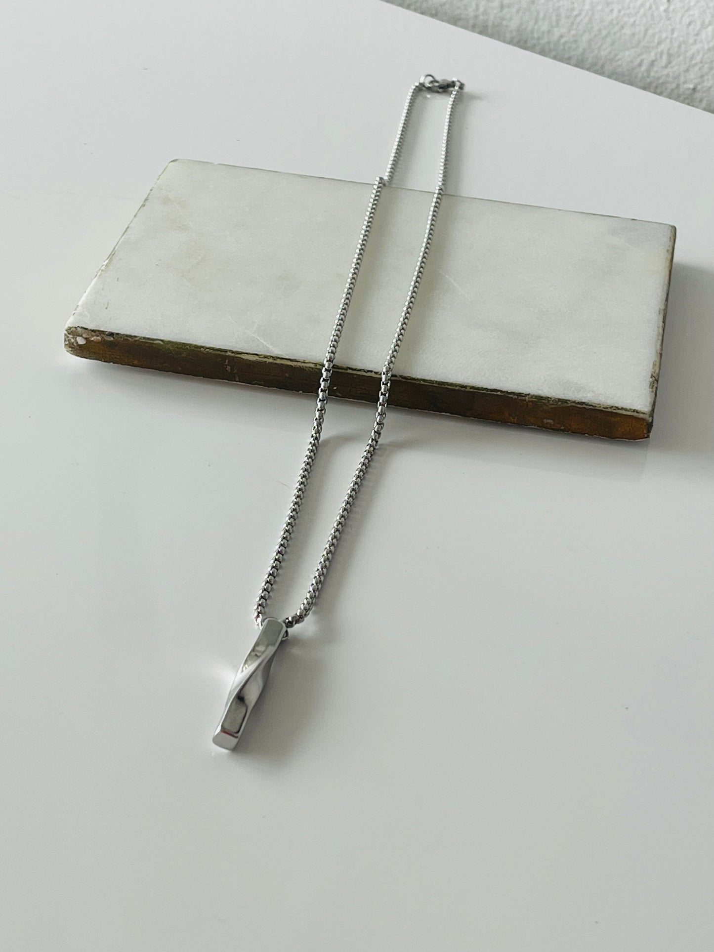 Joe’s Necklace Silver