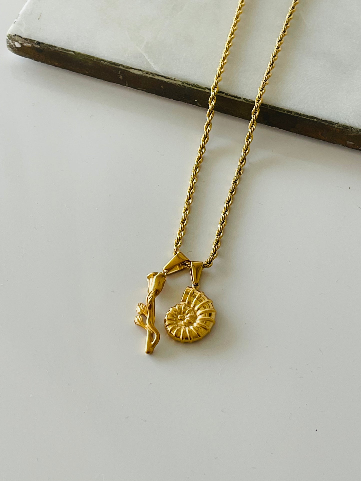 Flor de caracol Necklace