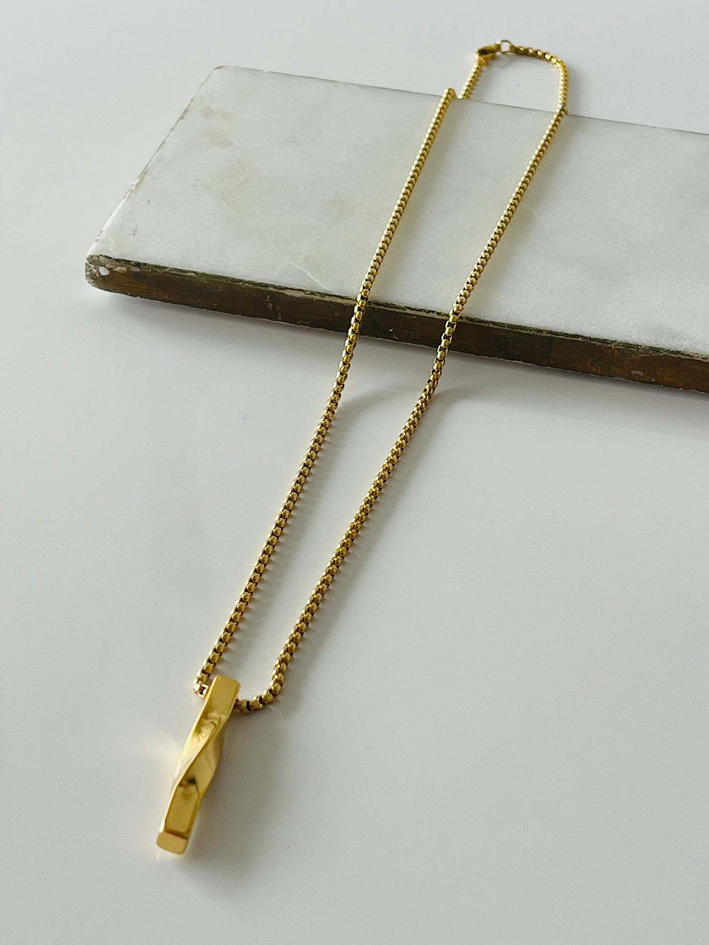 Joe Necklace Gold