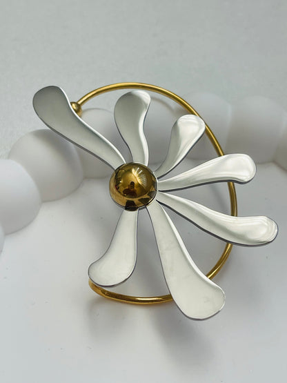 Flower Earcuff