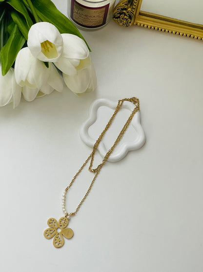 Elara Necklace