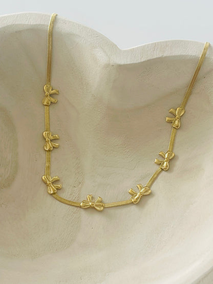 Lazo necklace