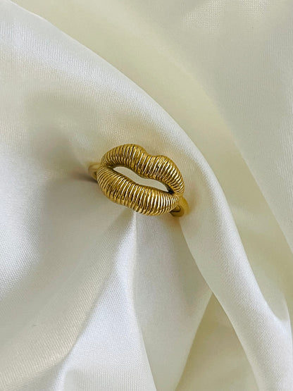 Lips ring