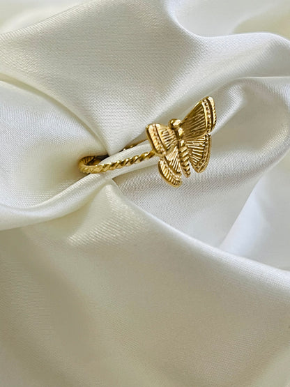 Butterfly ring