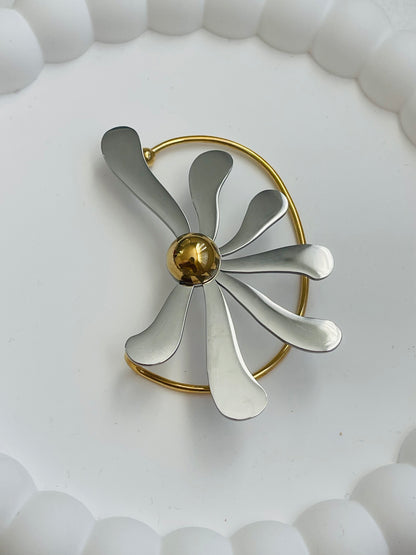 Flower Earcuff