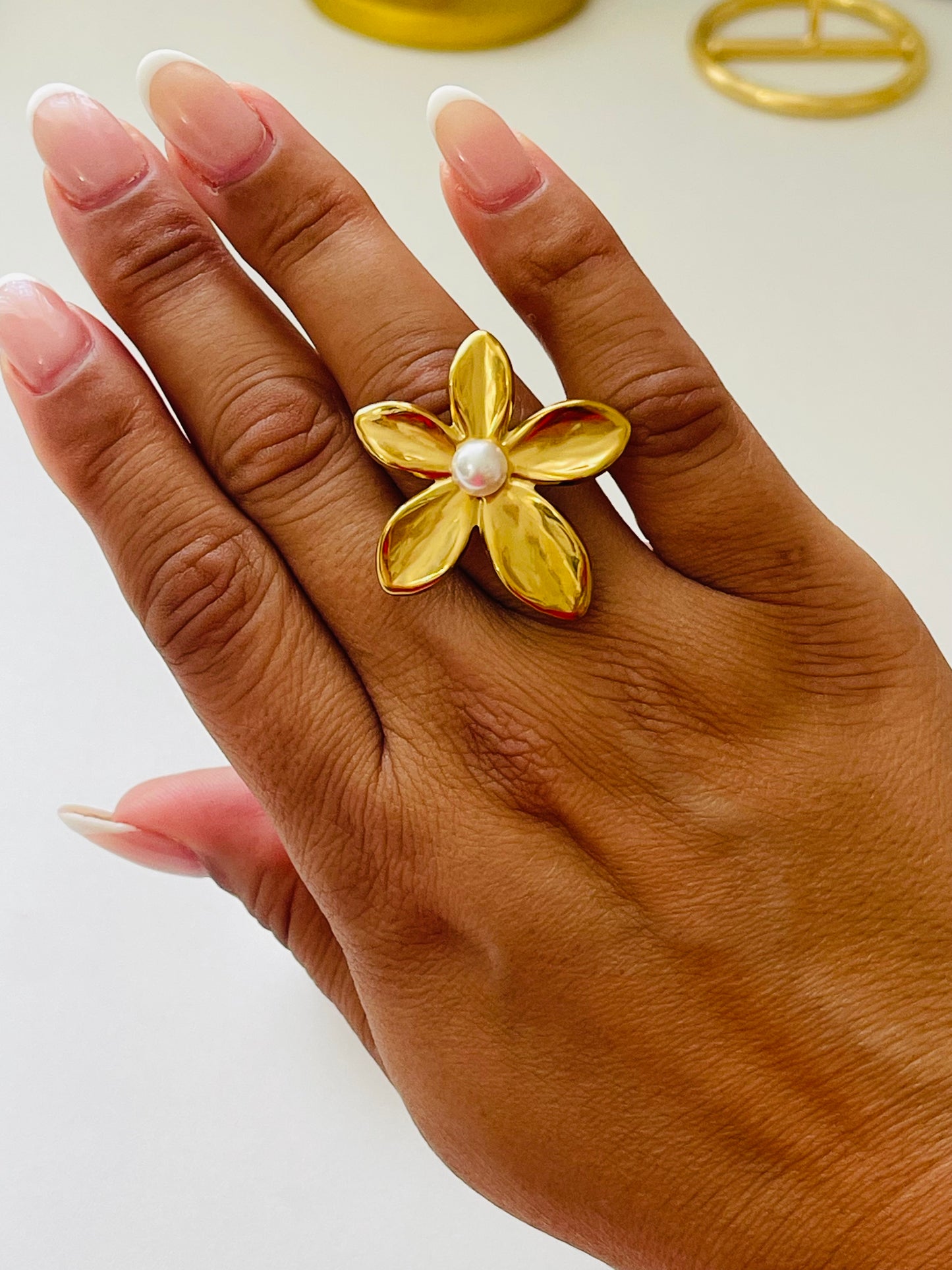 Flower pearl ring