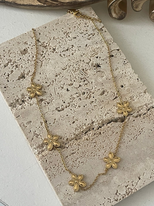 Flowers necklace