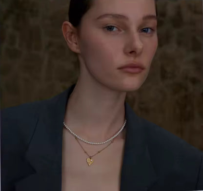 Corazón perlita neckace