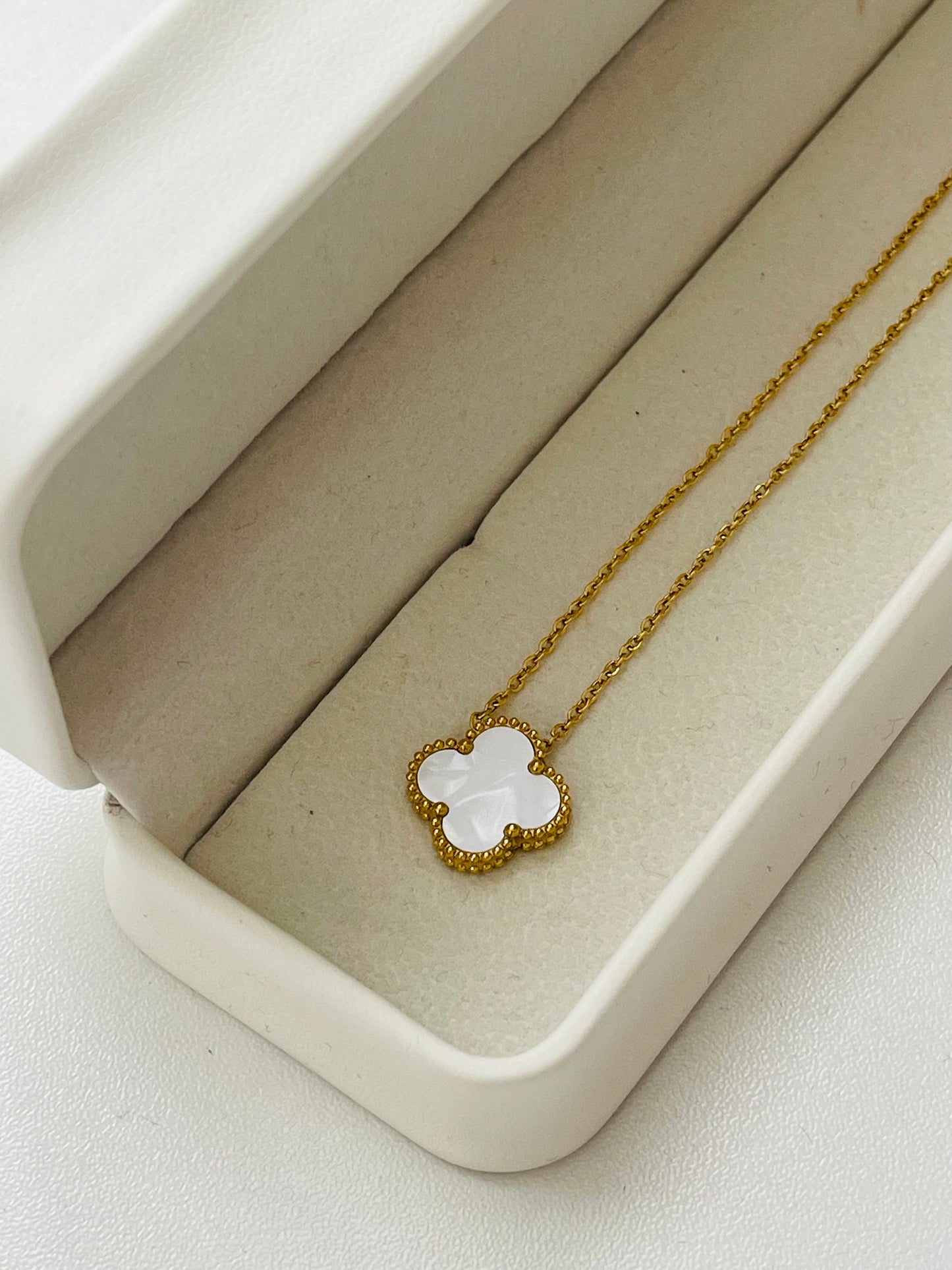 Single Clover Necklace