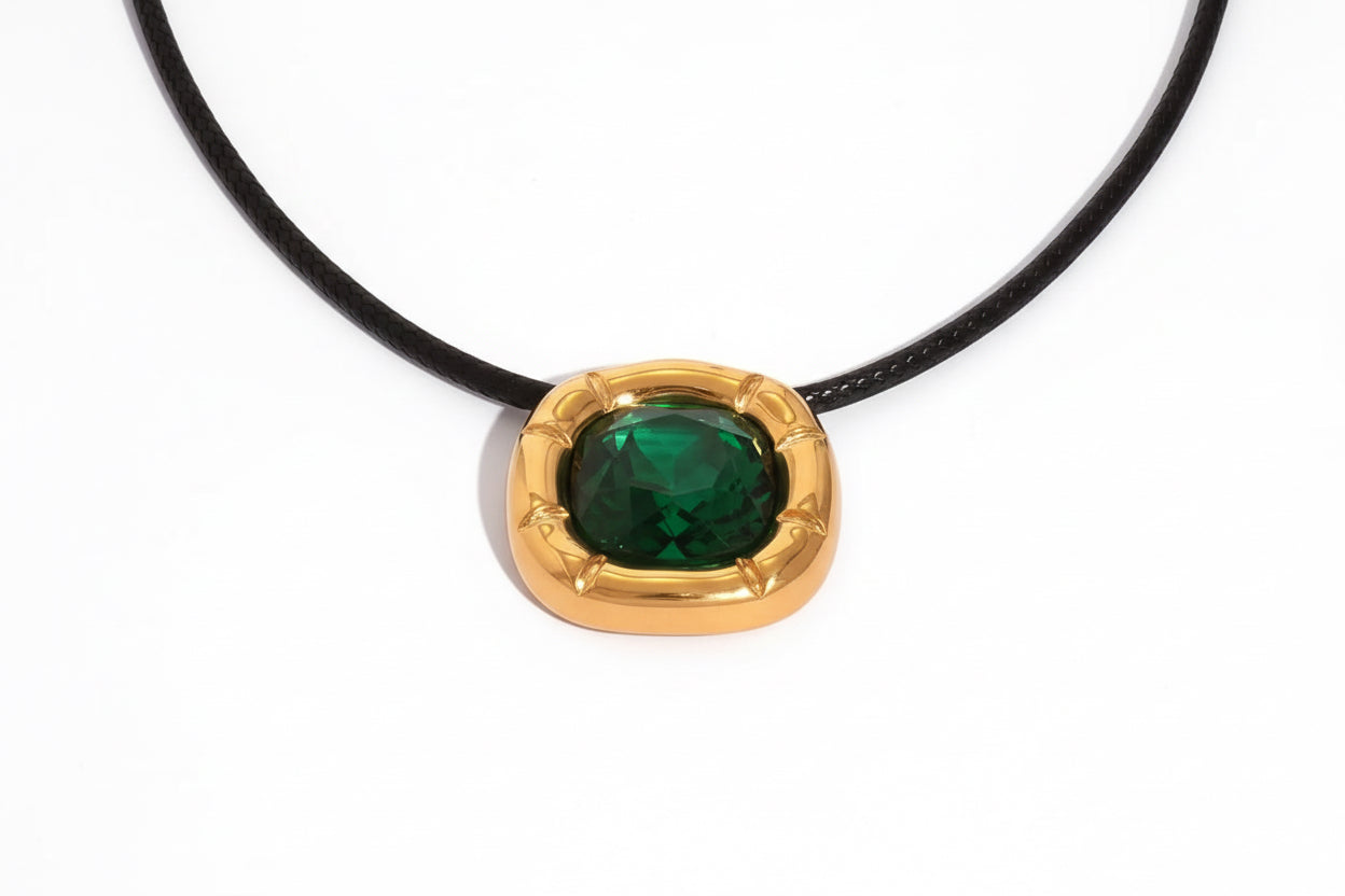 Stone necklace 18k