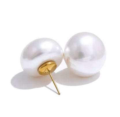 Giant pearl Earrings studs