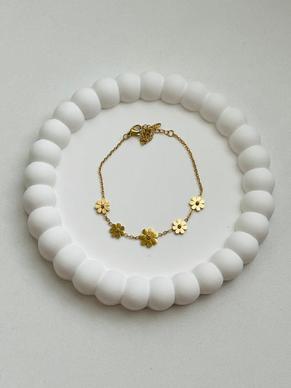Florecitas doradas bracelets