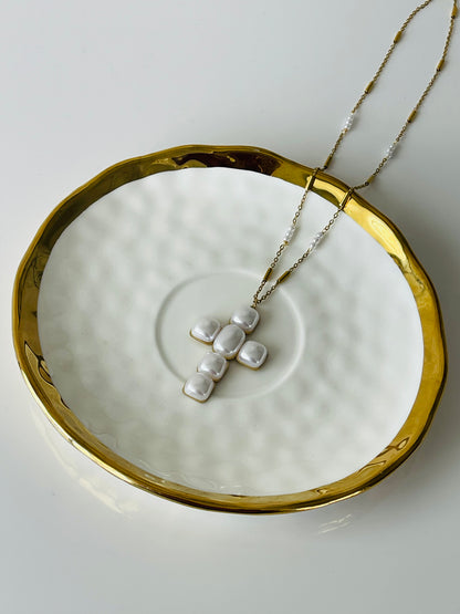 Cruz Necklace