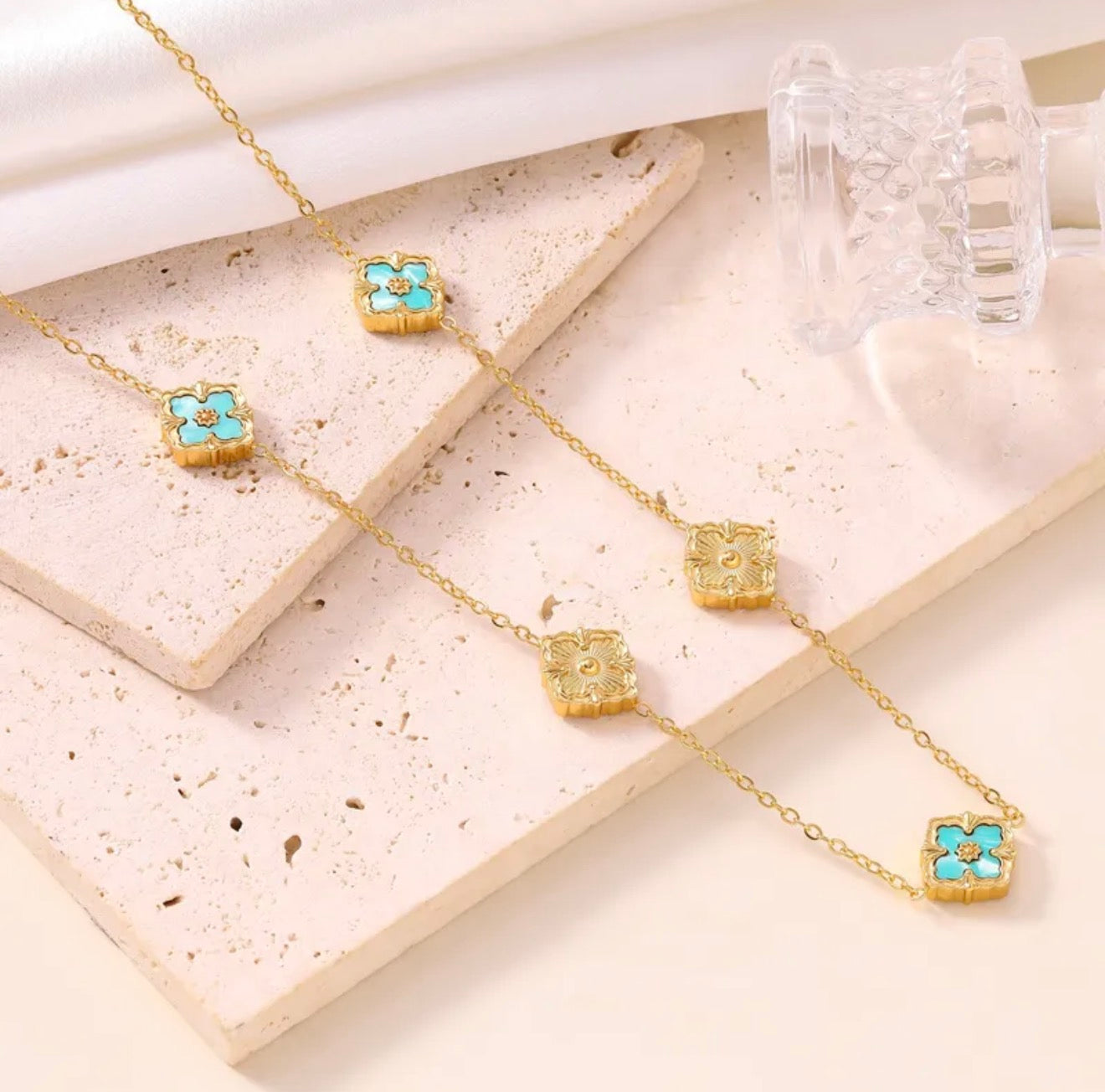 Flowers necklace