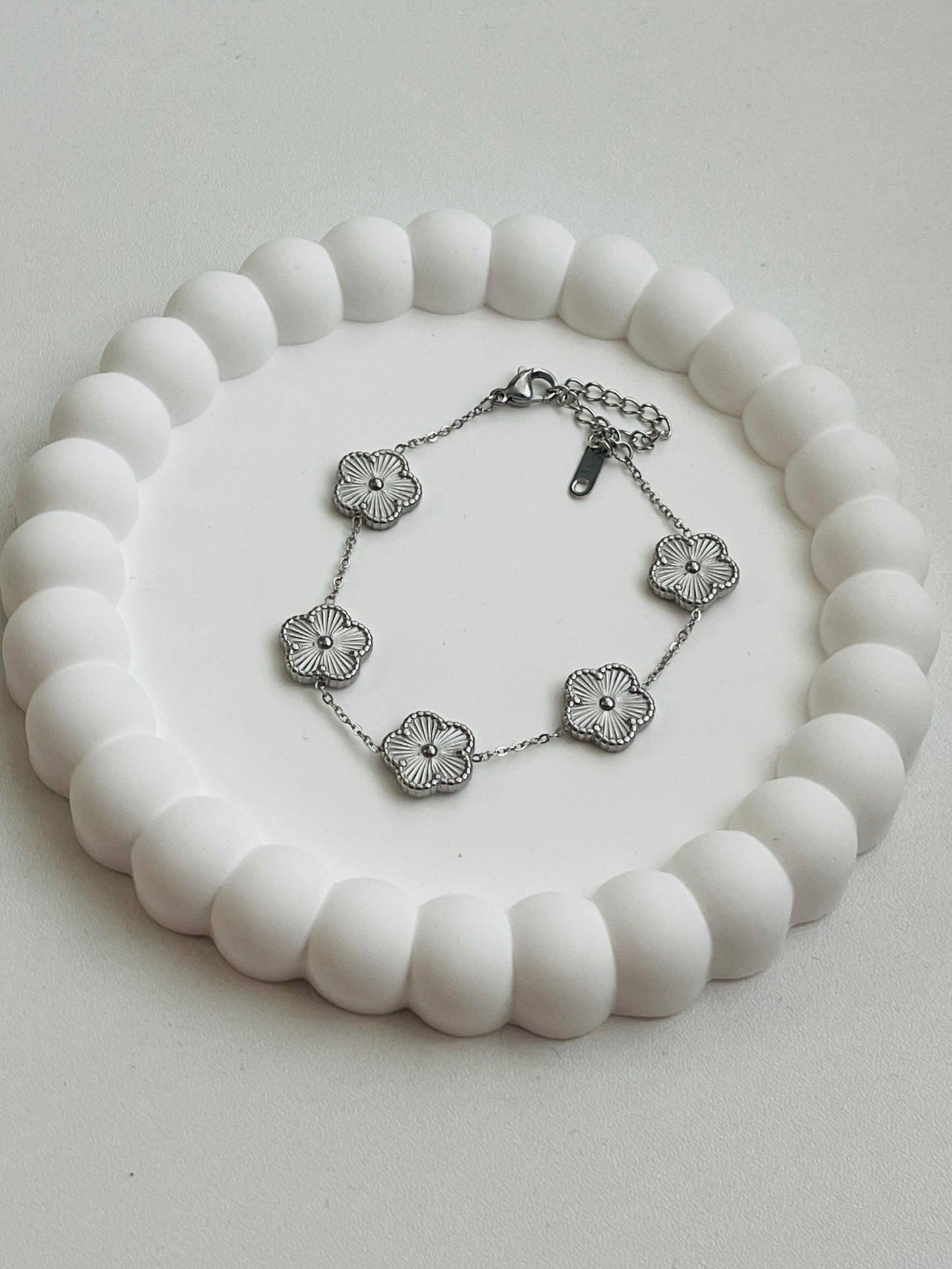 Magnolia bracelet