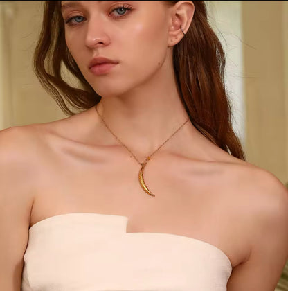 Luna Necklace