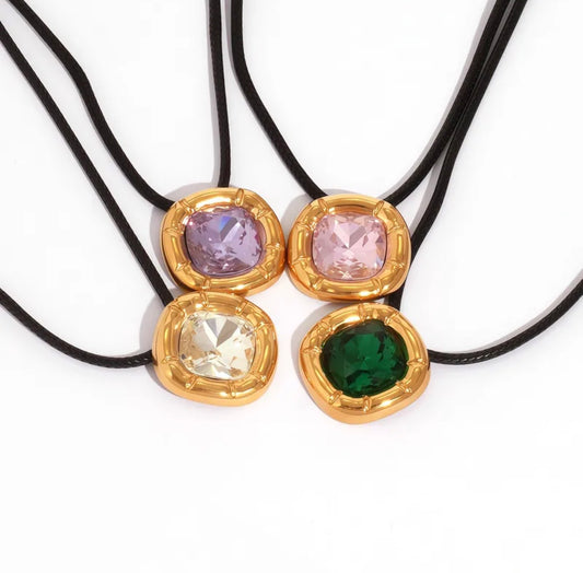 Stone necklace 18k