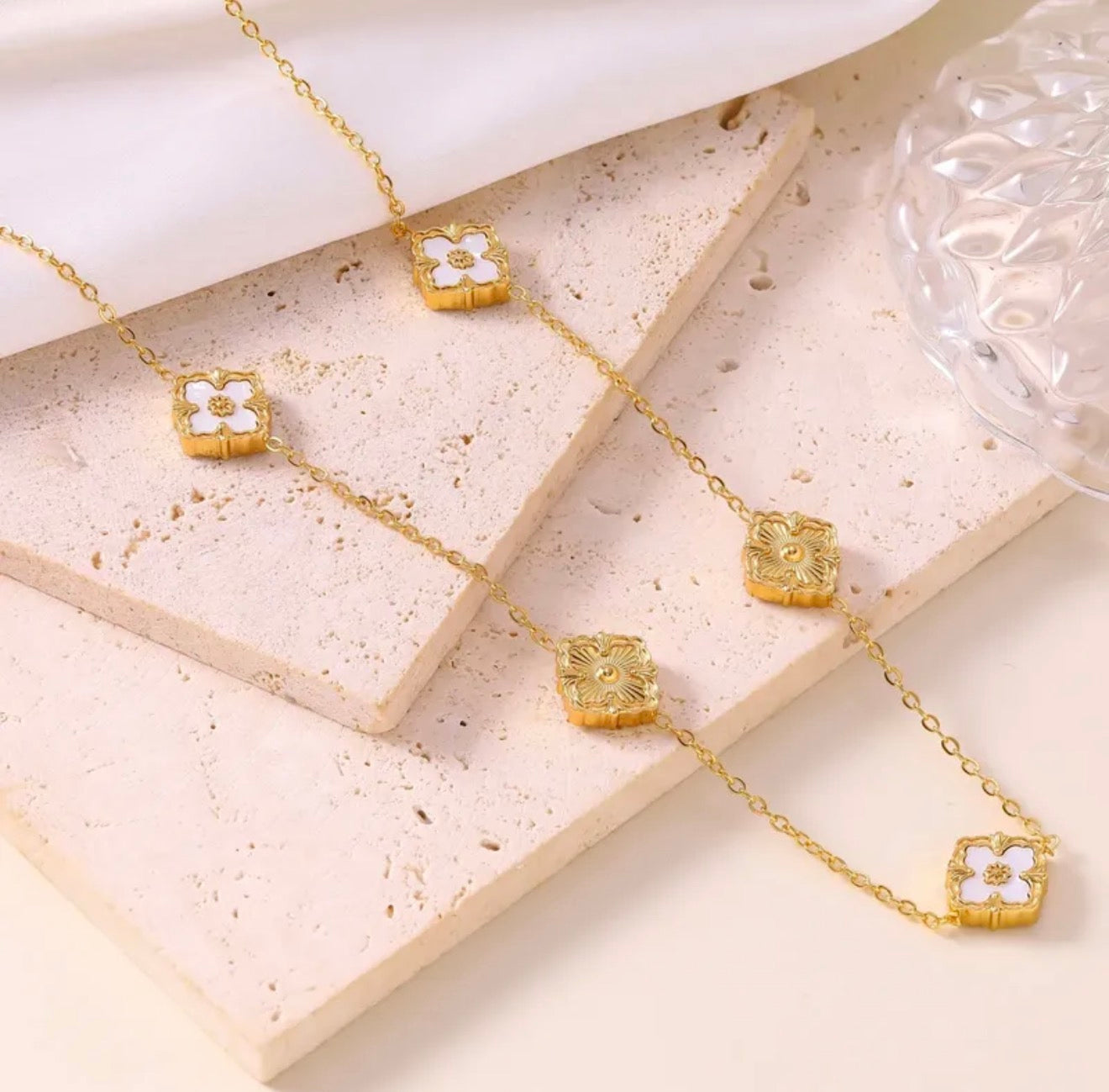 Flowers necklace