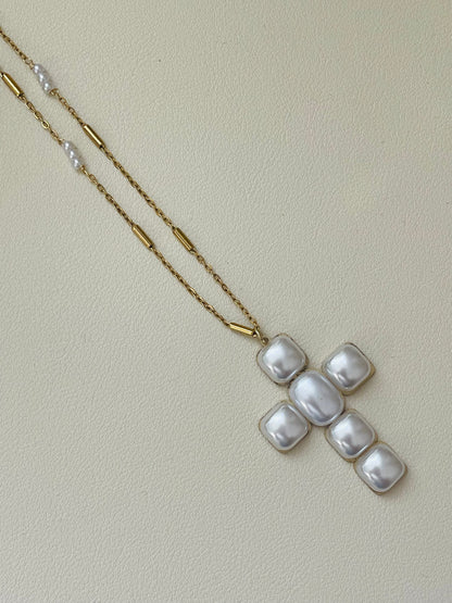 Cruz Necklace