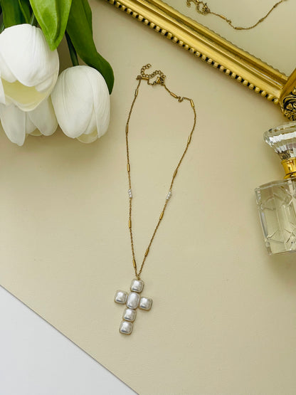 Cruz Necklace