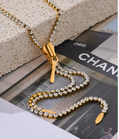 Zipper necklace
