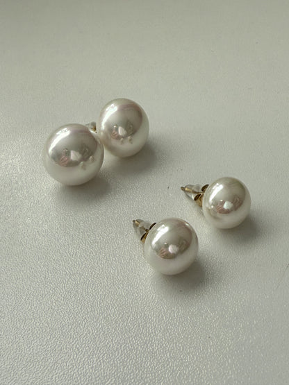 Giant pearl Earrings studs