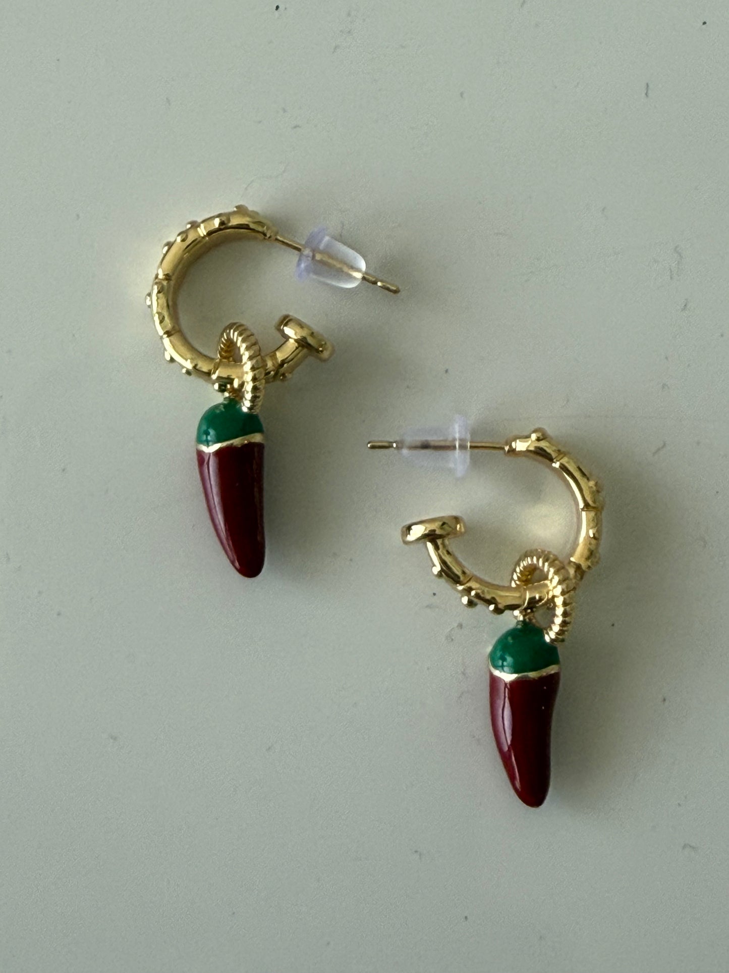 Chills earrings