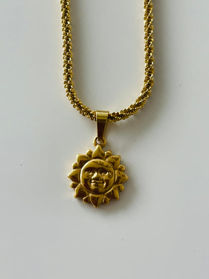 Soari Necklace