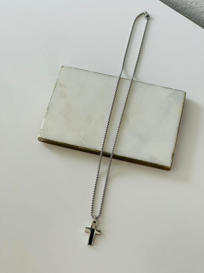 Cruz necklace