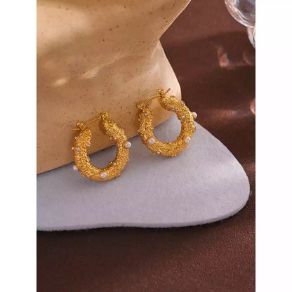 Leila hoops